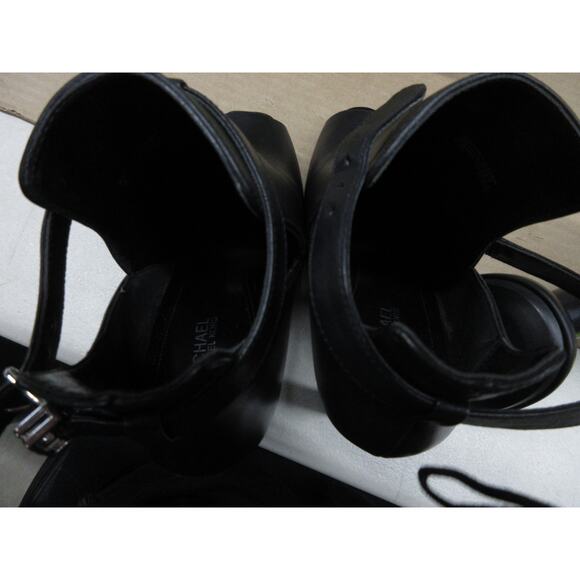 Like new Michael Kors Women's Leather Booties - Size 7.5 US - Picture 5 of 5